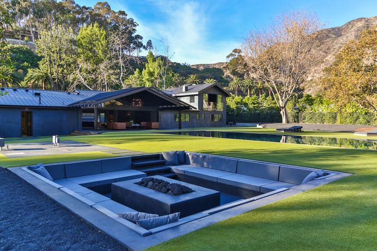 Beautiful-and-Modern-House-in-Malibu