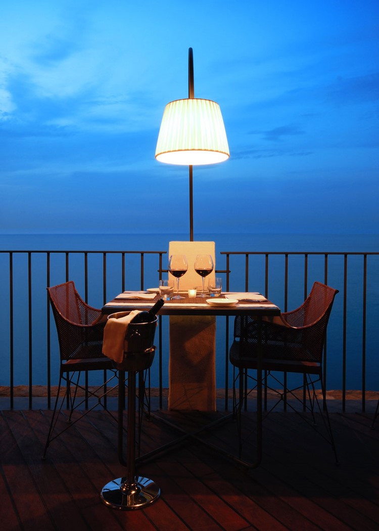 Italian-Cave-Restaurant-with-Awesome-View