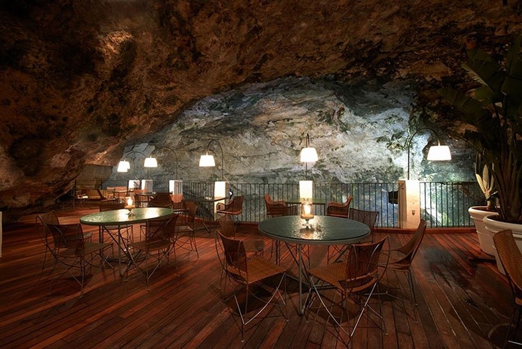 Italian-Cave-Restaurant-with-Awesome-View