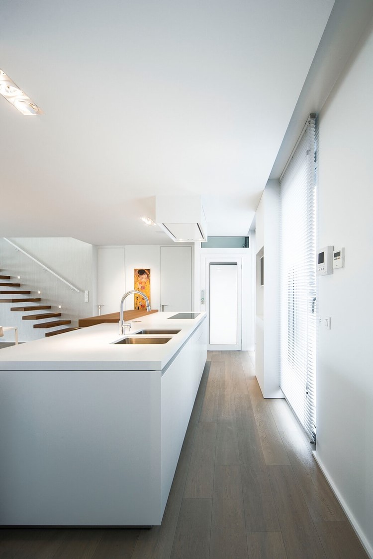 Minimal-Contemporary-Apartment-Located-in-Belgium
