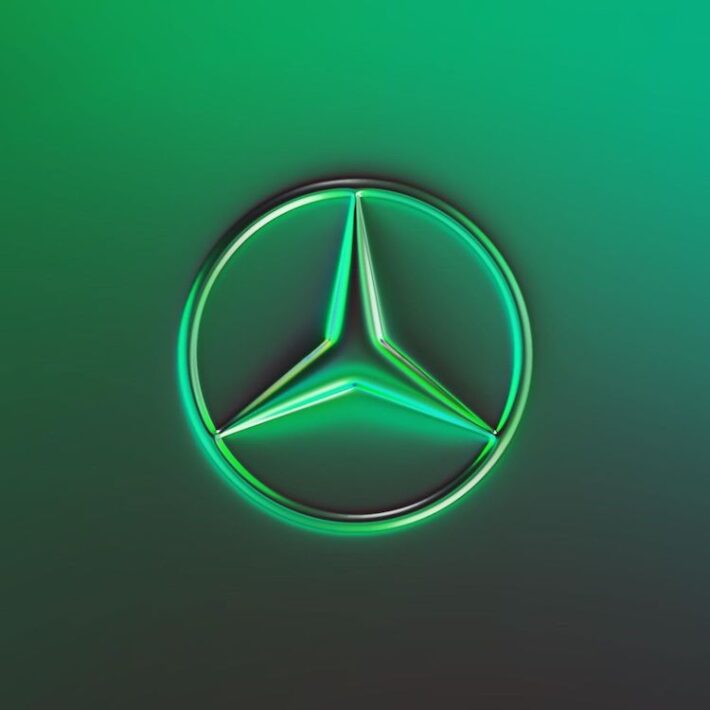 Renowned-Logos-Into-Holographic-Chrome-Icons