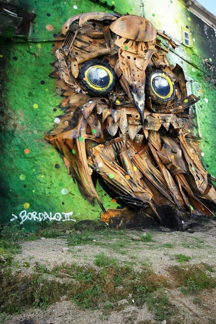 Artur_Bordalo_Creates_Amazing_Owl_Sculpture_from_Junk