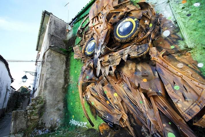 Artur_Bordalo_Creates_Amazing_Owl_Sculpture_from_Junk