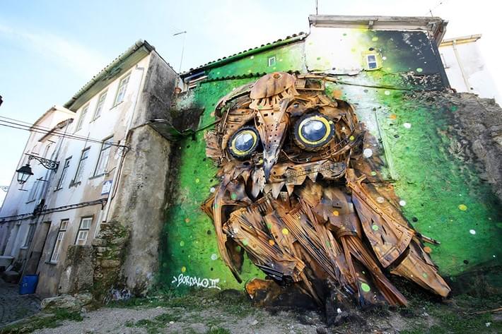 Creates Amazing Owl Sculpture from Junk