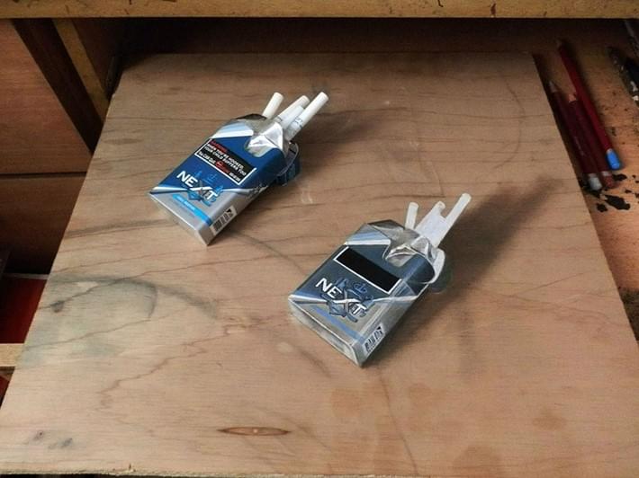 Hyper_Realistic_Drawings_on_Wooden_Boards_by_Ivan_Hoo