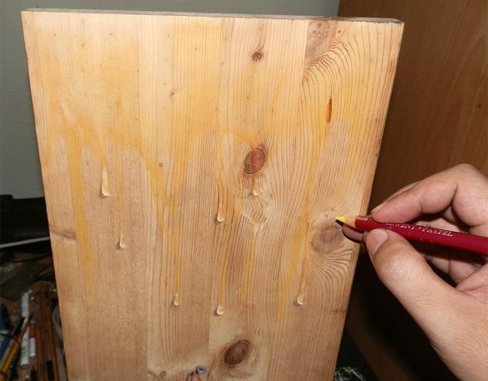 Hyper_Realistic_Drawings_on_Wooden_Boards_by_Ivan_Hoo