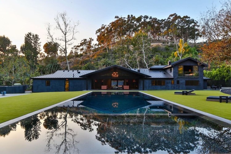 Beautiful-and-Modern-House-in-Malibu