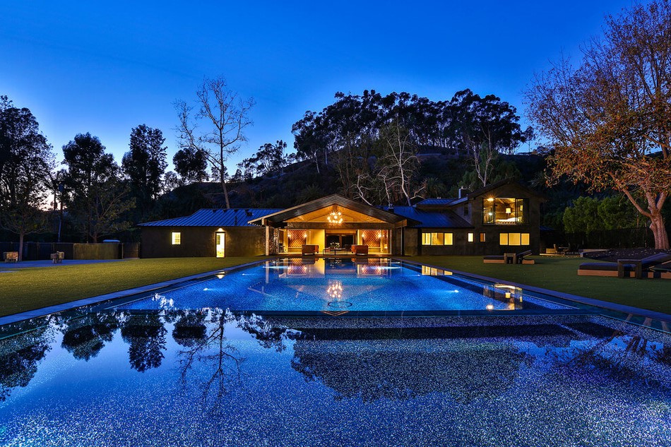Beautiful and Modern House in Malibu