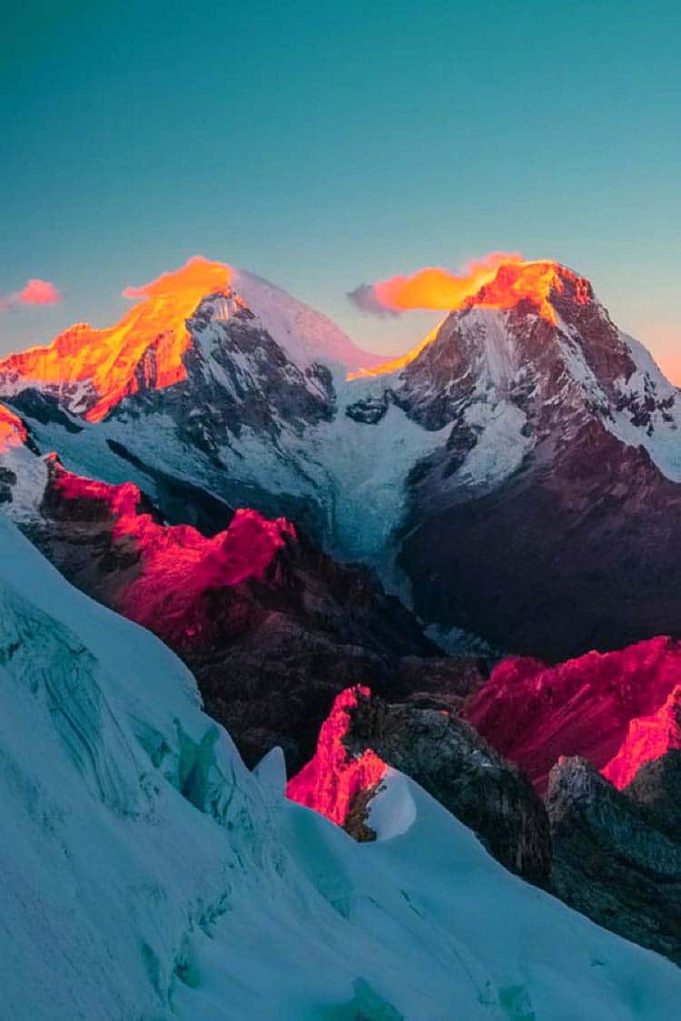 Photography of Awesome Mountain Views that Will Make You Inspiring
