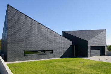 Beautiful House Design in Krostoszowice by Robert Skitek