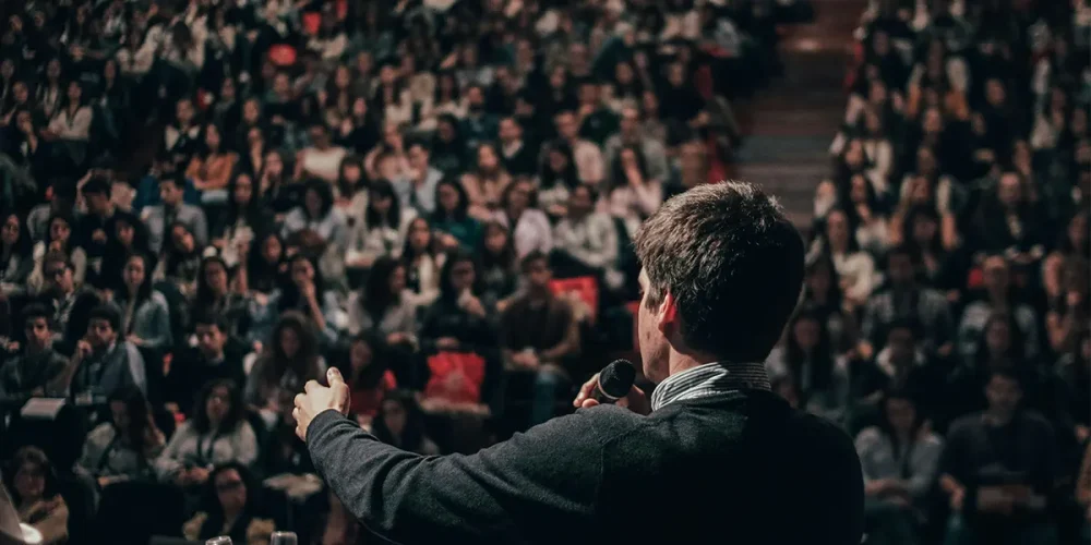 How to Get Audience Attention in a Speech - 7 Proven Tips