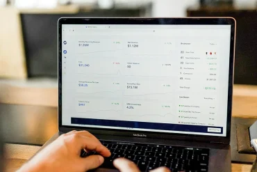 Top Customer Relationship Management Challenges & Solutions