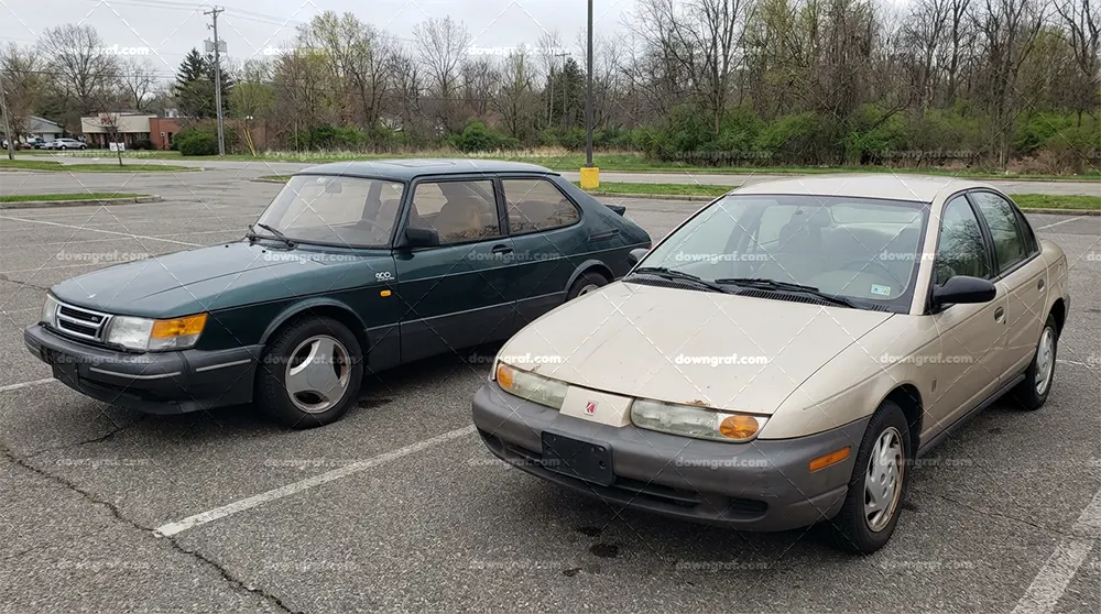 Defunct car brands starting with S including Saab and Saturn.
