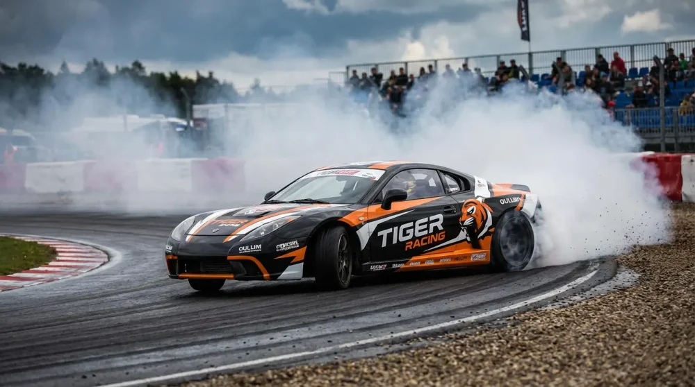 Oullim Spirra Korean supercar on race track